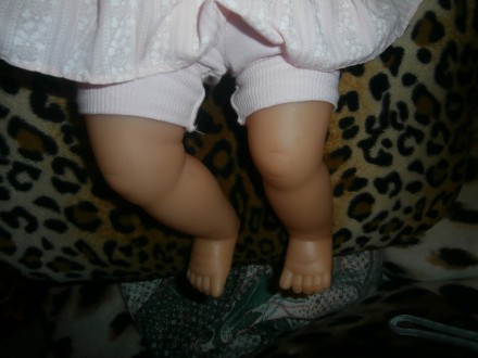 продаю куклу очень красивая -копия 6 месячного ребёнка.длина 64 см.внутри мягкая. . фото 7