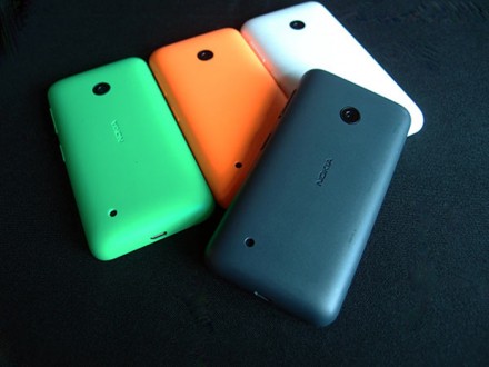 Пластиковая накладка для Nokia LUMIA-520 [Цвет: Зелёный]. Осталась только одна ш. . фото 5