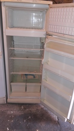 Холодильник в хорошем состоянии. Полностью исправный. Возможна доставка по город. . фото 2