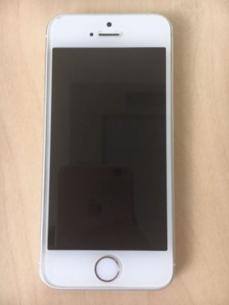 Покупала год назад оригинальный iPhone 5S, Silver, 12 Gb в магазине Estore за 10. . фото 4