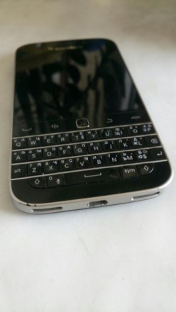BlackBerry Classic Black Невероятно удобный для ведения деловой переписки, чатов. . фото 4