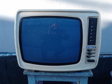 телевизор Нуман 17*, чернобелый, не работает високовольтная катушка, изображение. . фото 2