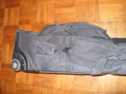 В отличном состоянии , прочная и вместительная сумка для перевозки снаряги  (  в. . фото 9
