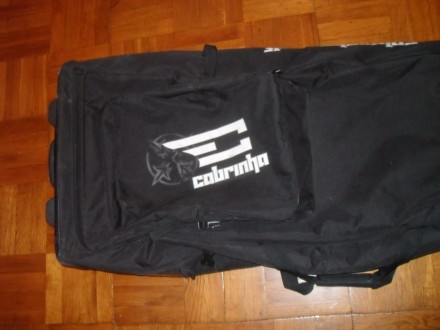 В отличном состоянии , прочная и вместительная сумка для перевозки снаряги  (  в. . фото 5