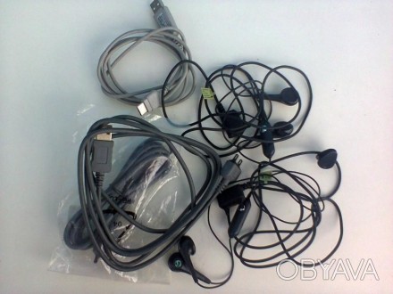 Наушники для телефона Sony Ericsson Родные из комплектации. Новые не использовал. . фото 1