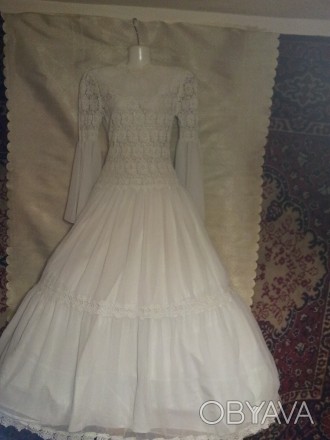 Свадебное платье ручная робота, размер 40-42, длина 170 см
Воротник стойка. вер. . фото 1
