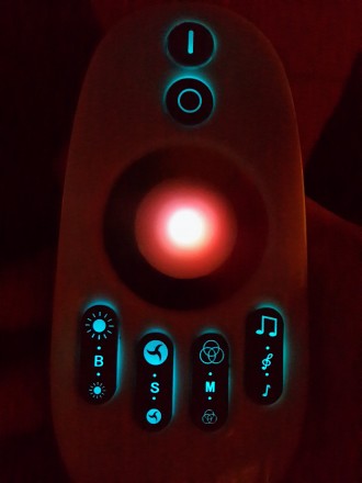 Музыкальный RGB LED контроллер с аудиовходом и микрофоном (TQ MUSIC 2).

Обзор. . фото 5