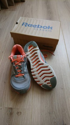 Продам детские кроссовки для бега Reebok Classic.

Размер 36, по стельке - 23 . . фото 3