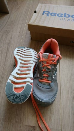 Продам детские кроссовки для бега Reebok Classic.

Размер 36, по стельке - 23 . . фото 5