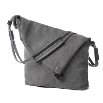 Женская сумка- косуха из холста
Материал:холст высокого качества
Цвет: серый
. . фото 2