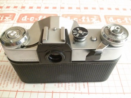 Пленочный фотоаппарат Zenit-E с объективом Индустар-50-2, в комплекте вспышка и . . фото 2
