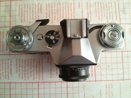 Пленочный фотоаппарат Zenit-E с объективом Индустар-50-2, в комплекте вспышка и . . фото 3