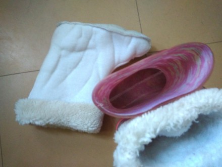 Резиновые сапожки для девочки со съемным мехом в отличном состоянии.
Не пересыл. . фото 7