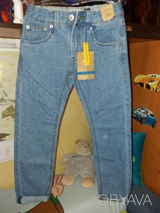 Продам новые джинсы с бирками 8-9 лет, известная итальянская марка одежды, качес. . фото 1