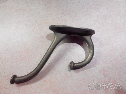 Металлический настенный крючок - вешалка. Сделано в г. Тула в 1939 году.. . фото 1