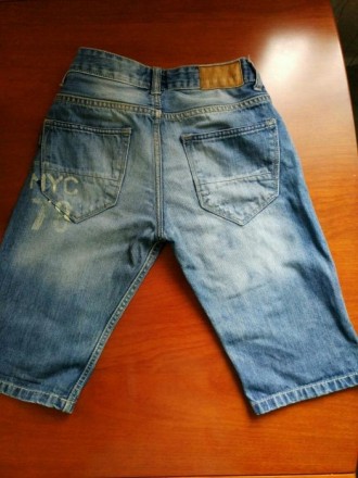Стильные качественные джинсовые Капри на мальчика 9-10лет,в состоянии новых.Джин. . фото 3