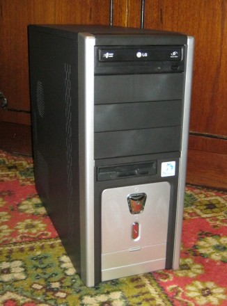 Продается хороший компьютер с процессором Intel Pentium 4-650 - 3.4 GHz. Socket . . фото 2