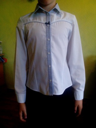 Блузка для девочки школьная рост 134 (Польша). . фото 2