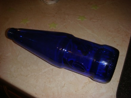 Синее кобальтовое стекло (в виде целых бутылок) Цена: 1 кг - 28 грн. ( 4 бут./кг. . фото 4