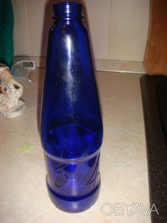 Синее кобальтовое стекло (в виде целых бутылок) Цена: 1 кг - 28 грн. ( 4 бут./кг. . фото 1