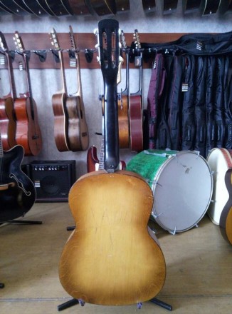 Очень интересная акустическая гитара произведенная на Черниговской музыкальной ф. . фото 8