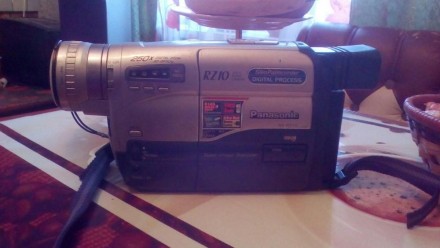 продам видеокамеру Panasonic NV-RZ 10 в рабочем состоянии с зарядным устройством. . фото 2
