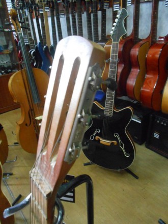 Отличная 6-ти струнная гитара производства Черниговской музыкальной фабрики. Гри. . фото 7