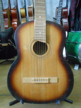 Отличная 6-ти струнная гитара производства Черниговской музыкальной фабрики. Гри. . фото 3