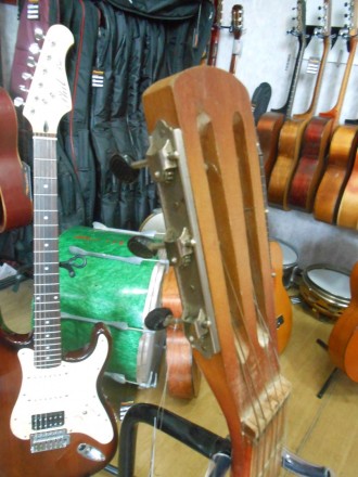 Отличная 6-ти струнная гитара производства Черниговской музыкальной фабрики. Гри. . фото 6