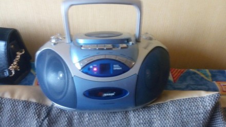 Магнитофон в рабочем состоянии,диски,касеты,радио. . фото 3