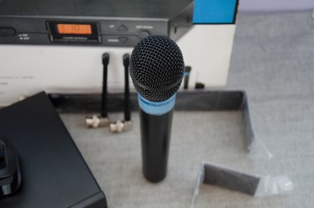 Професійна радіосистема з ручним мікрофоном Audio-Technica ATW2120A. Стан нової . . фото 4
