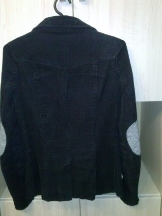 Продам пиджак черного цвета , ткань вельвет.Размер S. Очень хорошо сидит на стро. . фото 3