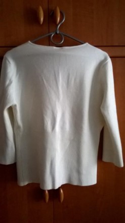 Белый трикотажный свитерок на широкой резинке. Мягкий и тепленький!. . фото 3