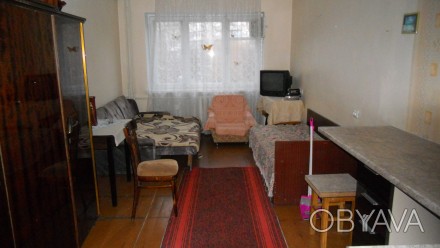 Сдам комнату в коммунальной квартире для семьи. Все есть, 2 дивана, шкаф, холоди. Черноморск (Ильичевск). фото 1