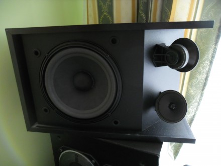 Акустика Bose-301-Series-III-Main-Stereo-Speakers 
ПАРАМЕТРЫ:

Состояние : б/. . фото 2
