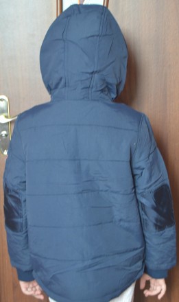 Курточка демисезонная(утепленная),очень хорошее качество,подкладка из байки,на л. . фото 4