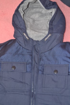 Курточка демисезонная(утепленная),очень хорошее качество,подкладка из байки,на л. . фото 7
