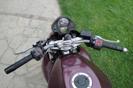 Продам Kawasaki ER6N мотоцикл в идеальном состоянии привез его 1 месяц назад из . . фото 6