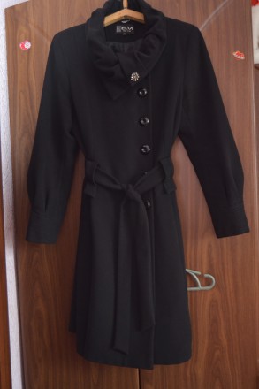 Красивое черное пальто в отличном состоянии.Три положения воротника.Брожечка в п. . фото 8