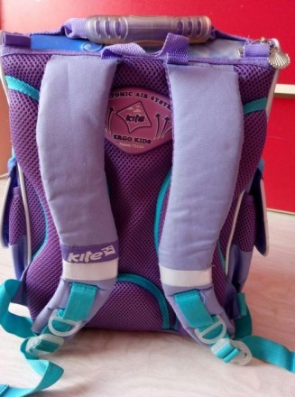 Детский школьный рюкзак Kite, ортопедический . Носили два года. Состояние нормал. . фото 4