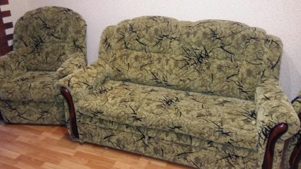 Диван и два кресла! Во всю длину и в ширину дивана есть место для хранения вещей. . фото 6