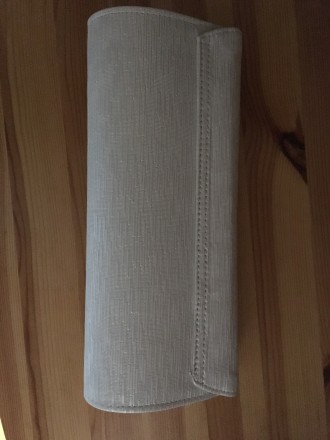 Стильный клатч Mary Kay молочного цвета. Размер: в длину 25 см, а в высоту 13 см. . фото 4