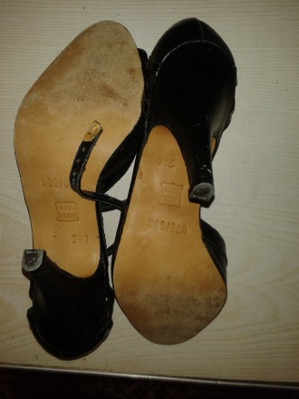 Женские туфли-босоножки черного цвета с лаковыми вставками. Натуральная кожа и в. . фото 3