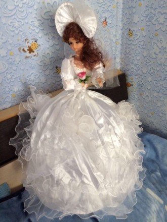 Кукла-невеста, заводится и играет, можно использовать на машину. Она очень краси. . фото 3