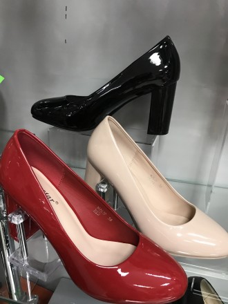 Нарядные женские туфли 
Польша 
Размер 36,37,38,39 чёрный 
Размер 36,39 красн. . фото 2