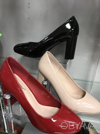 Нарядные женские туфли 
Польша 
Размер 36,37,38,39 чёрный 
Размер 36,39 красн. . фото 1
