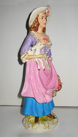 Великолепная антикварная статуэтка "Пастушка" конца 19 века, привезена из Испани. . фото 3