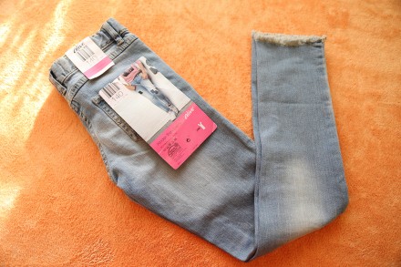 Продам стильные джинсы на девочку 9-10 лет, р.140
Новые, с биркой.
Бренд Alive. . фото 4