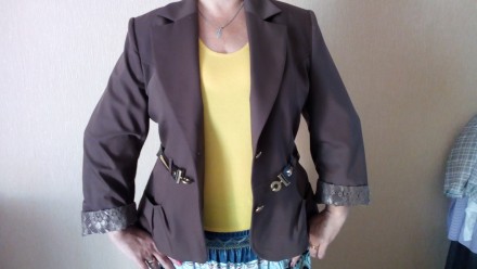 пиджак женский,новый,но пишу как б/у.,одевался один раз,и то всё время носился н. . фото 3