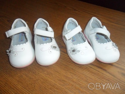 продам біленькі туфельки для двох принцес. розмір 20. носили мало. стан хороший,. . фото 1